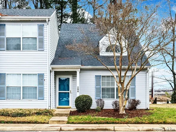 28 Inlandview Dr #A, Hampton, VA 23669