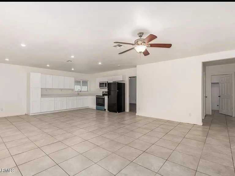 2828 E Chipman Rd #1 — Photo 3