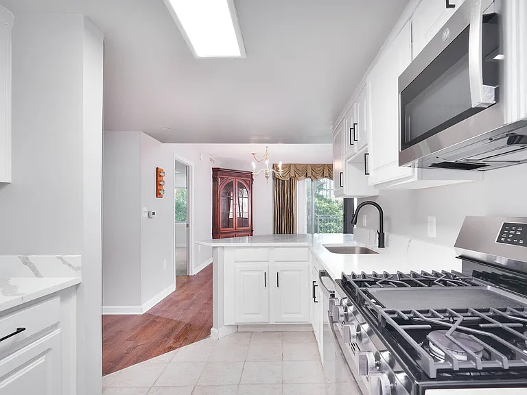 11710 Old Georgetown Rd #429 — Photo 3