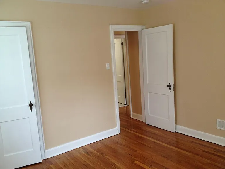 17 W Leicester St — Photo 10