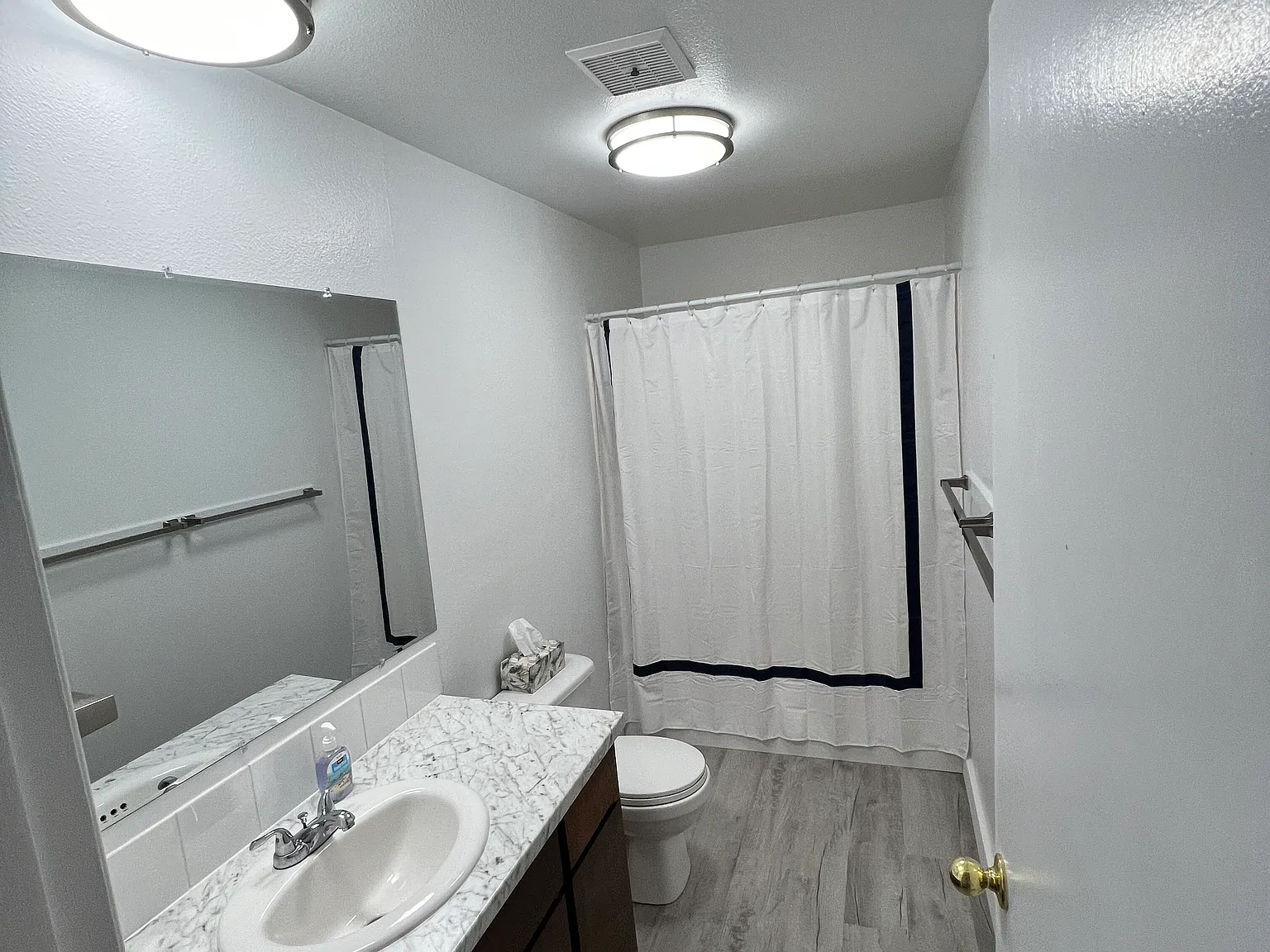 3 bed, 1040 sqft, $1,850 — Photo 4