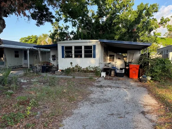 5214 Yellow Pine St N, Saint Petersburg, FL 33709