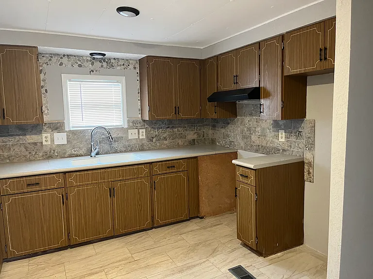 15435 Lakeshore Villas St #110 — Photo 5