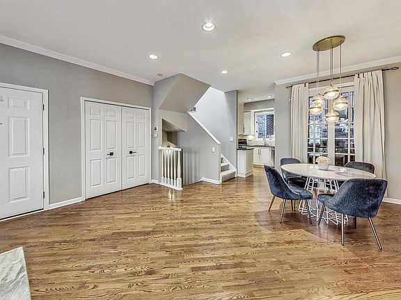 4th image of 2140 N Winchester Ave APT 8