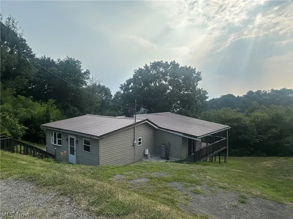 1187 Dodge St, East Liverpool, OH 43920