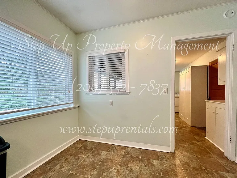 273 Lyons St — Photo 10