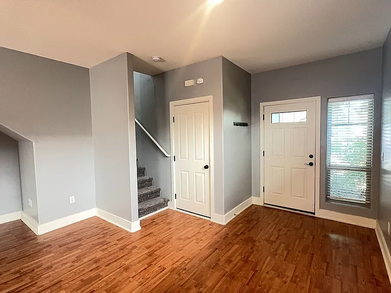 165 Casey Way — Photo 3