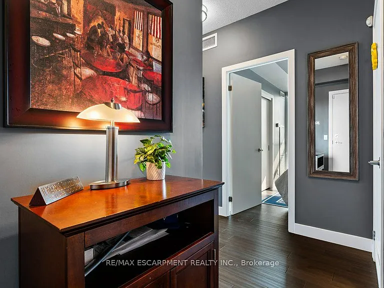 2087 Fairview St #1304 — Photo 8