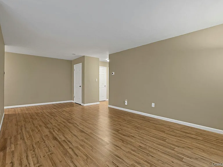214 Kennedy Dr — Photo 8