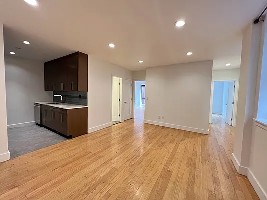 Rented by Mossanen Group | media 1