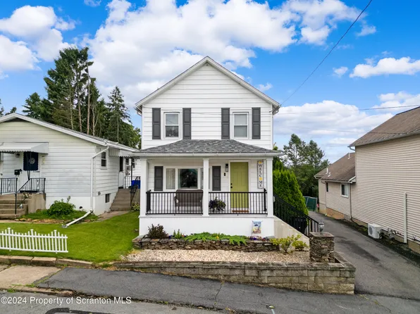 1213 Franklin St, Old Forge, PA 18518