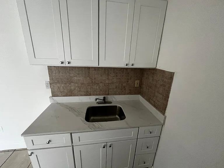 3015 NW 8th Ave #11 — Photo 3