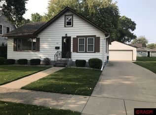 421 E 10th St, Blue Earth, MN 56013
