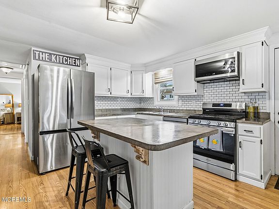 2nd image of 1407 Rogers Road
