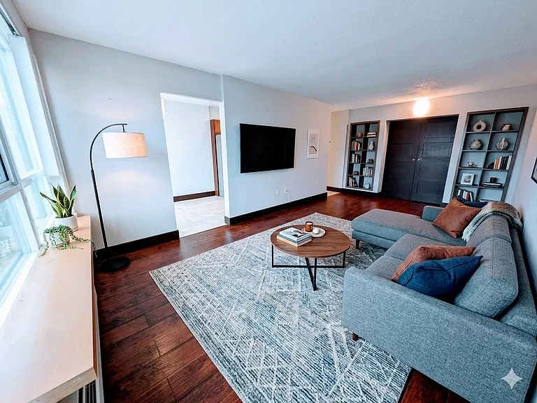 600 Grenfell Dr #312 — Photo 2