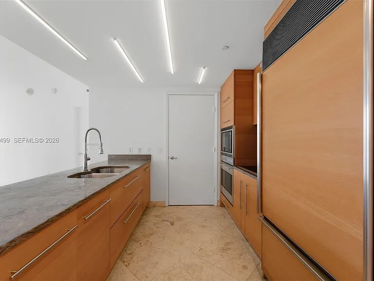 475 Brickell Ave #3513 — Photo 2