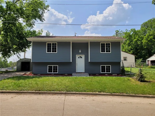 1400 E 36th Ct, Des Moines, IA 50317