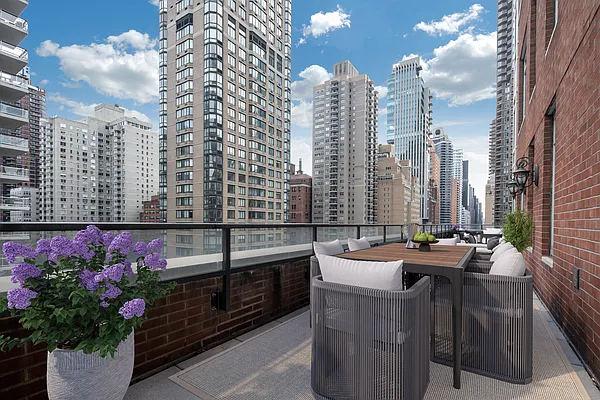 Rented by Sotheby's International Realty | media 8