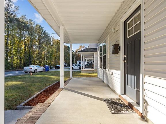 5th image of 902 Lincoln Ave