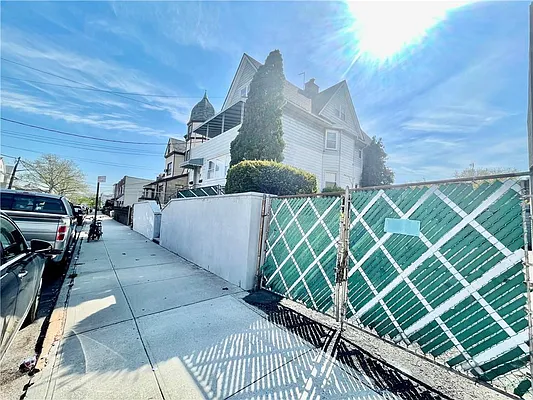 Sold by Remax Real Estate Professionals | media 5
