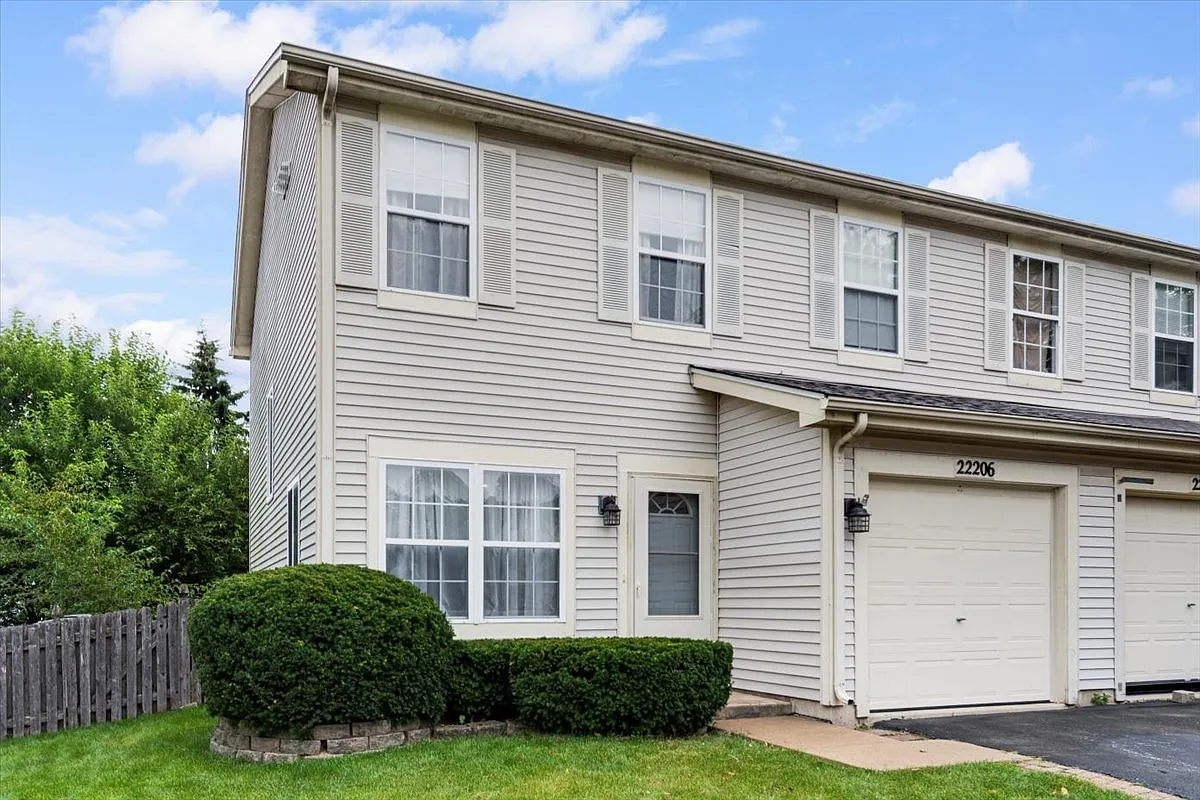 22206 W Norwich Ct photo 1