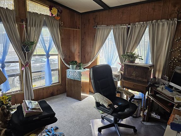 3rd image of 129 Colton Ln