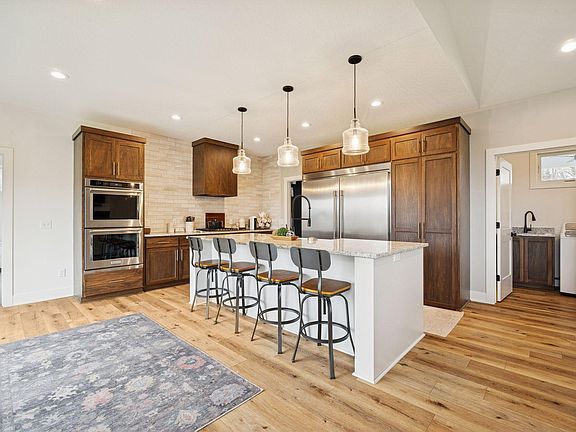 3rd image of 4160 Boulder Cir