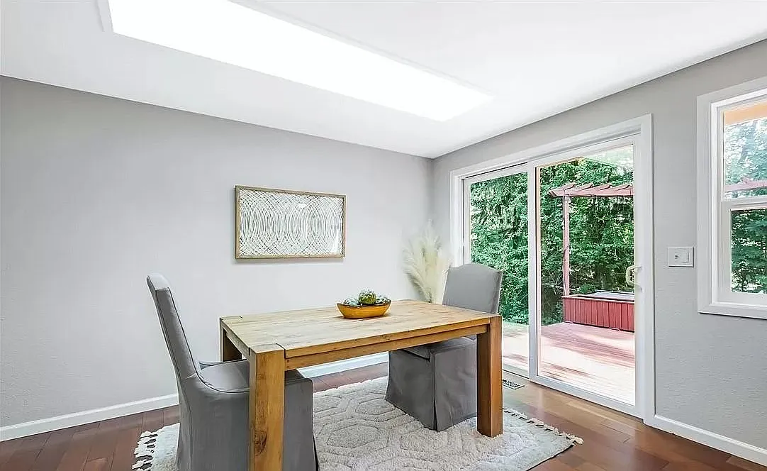 3 bed, 1.5 bath, 1110 sqft, $3,000 — Photo 4