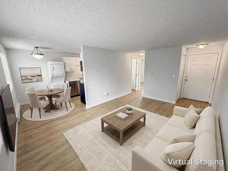 Meadowbrook Apartments — Photo 4