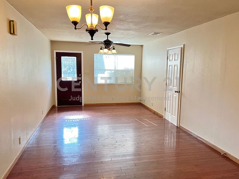 3909 Atlas Dr — Photo 4