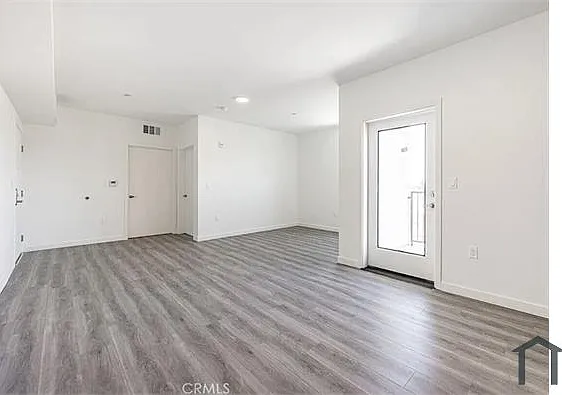 300 W 60th St — Photo 8