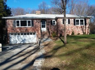 32 Pepper Ridge Pl, Stamford, CT 06905