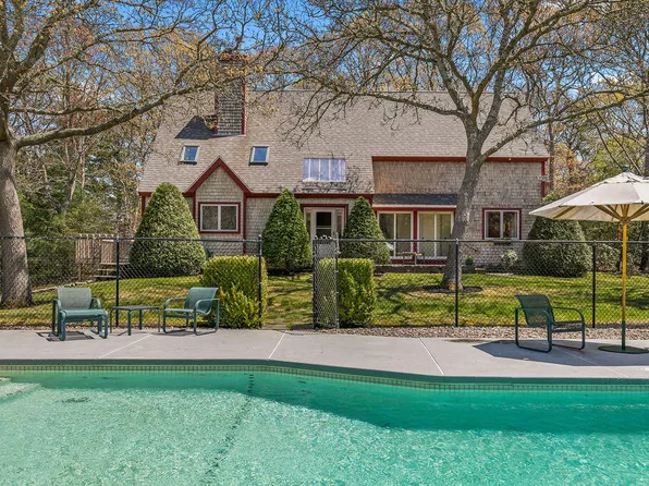 6 Peyton Place, East Falmouth, MA 02536