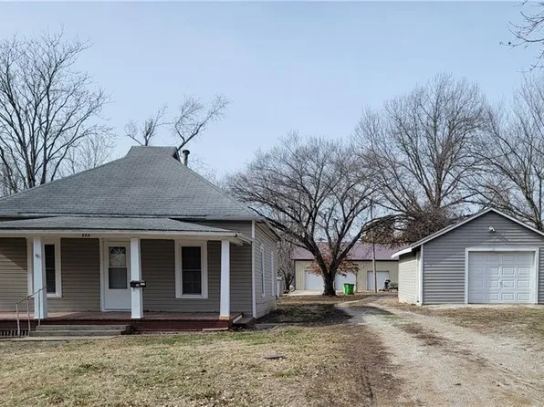 926 N Cedar St, Ottawa, KS 66067