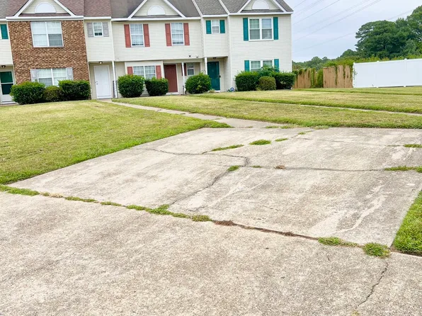 3404 Clover Meadows Dr, Chesapeake, VA 23321