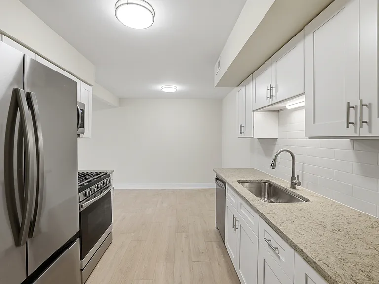 763 Wellington Ave #763 — Photo 11
