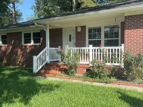 2530 Country Club Rd, Jacksonville, NC 28546