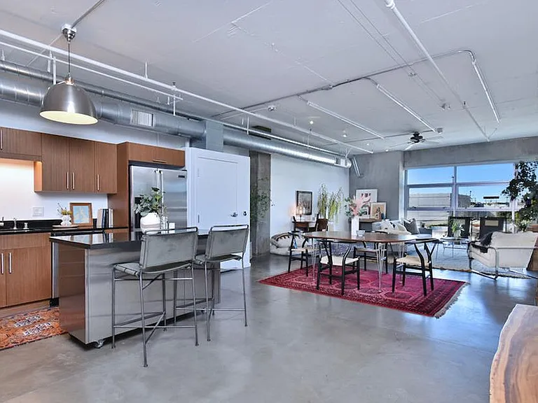 510 S Hewitt St #305 — Photo 3