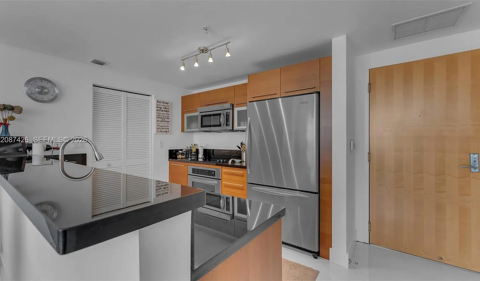 Vizcayne South Condo — Photo 4