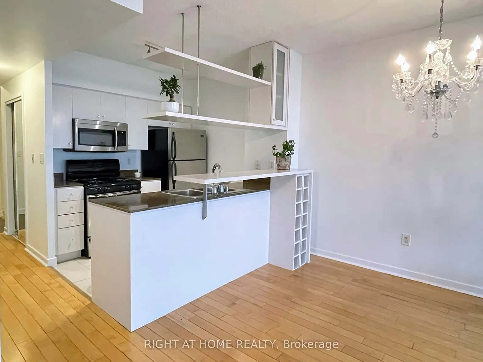2 bed, $2,850 — Photo 3