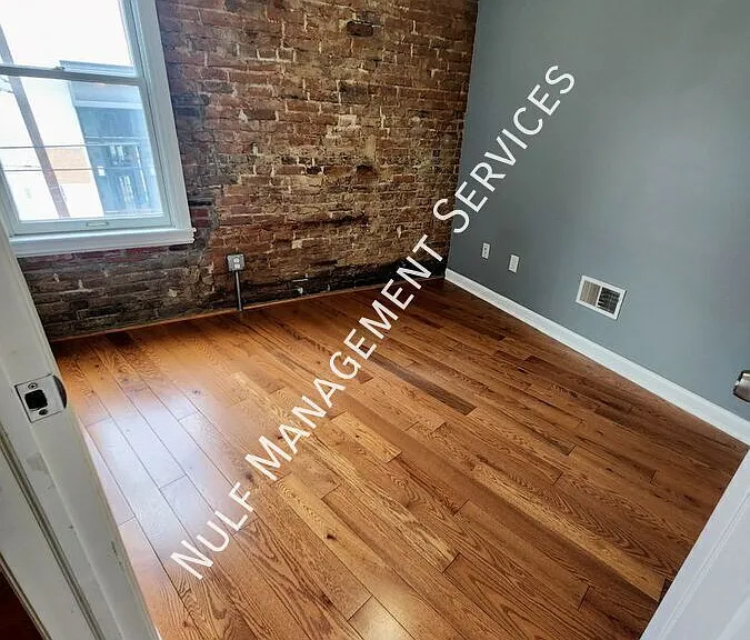 4213 Butler St #2 — Photo 5