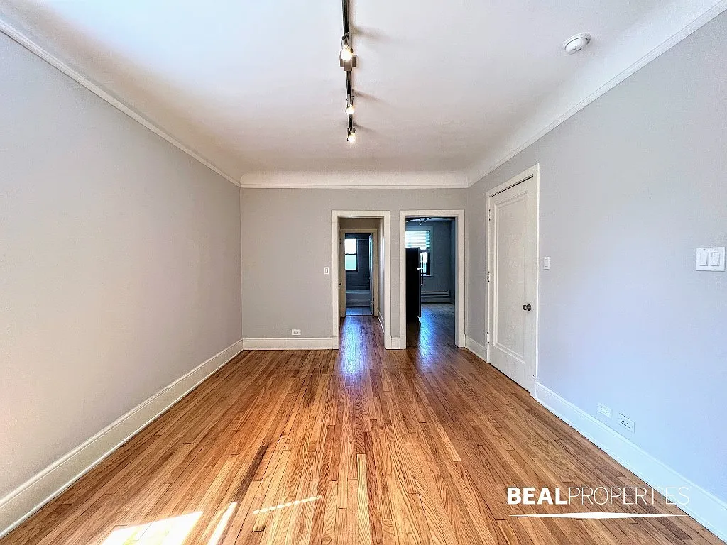 Building Photo - 2323 N Rockwell St #B1