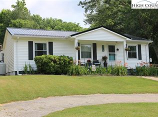 268C Buffalo Meadows Rd, West Jefferson, NC 28694