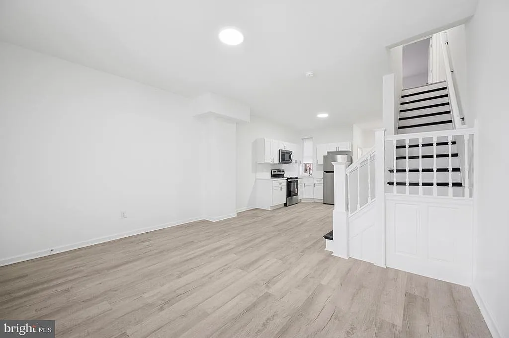 4 bed, 1.5 bath, 1086 sqft, $1,800 — Photo 3