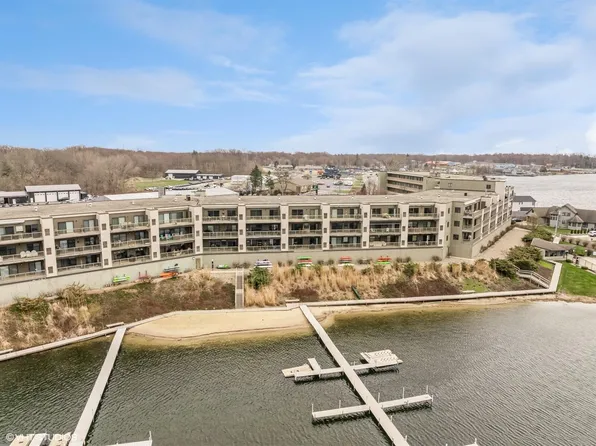 417 Outlook Cove Dr #417, La Porte, IN 46350