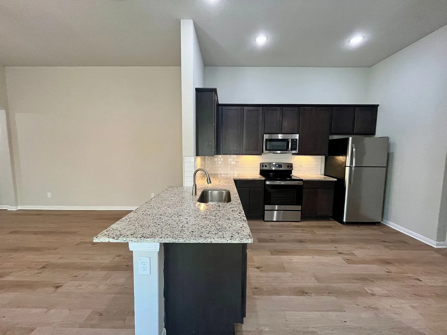 New Braunfels Move In Ready — Photo 4