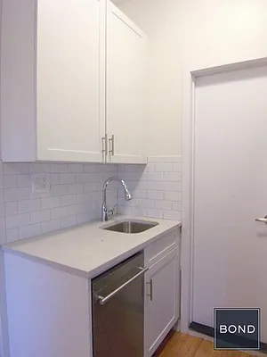 Rented by Bond New York | media 9