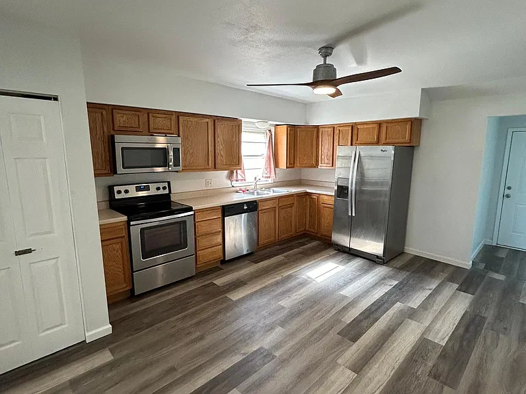 1701 Page Ave — Photo 2