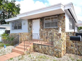 2430 SW 16th St, Miami, FL