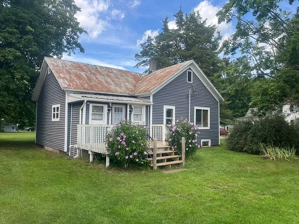 230 Chestnut, Howard City, MI 49329